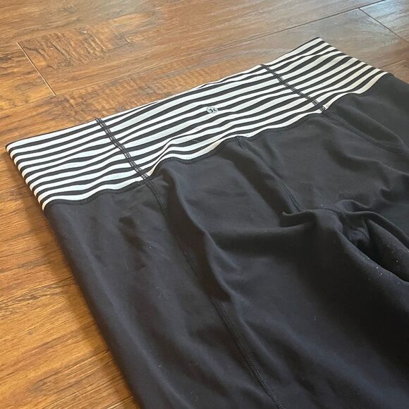 Lululemon Groove Pant II‎ , 16” waist, piling - Picture 9 of 9